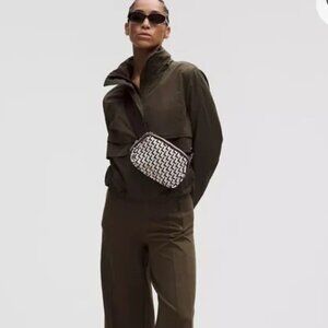 Lululemon Everywhere Belt Bag - 1L Monogram Knit Brown/Tan **NWT** SOLD OUT